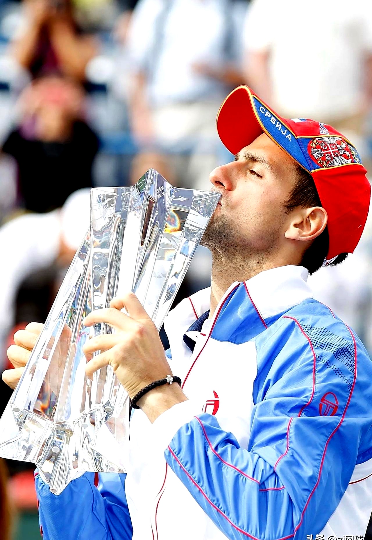 拉沃尔杯逆转戴维斯杯，德约科维奇高光表现