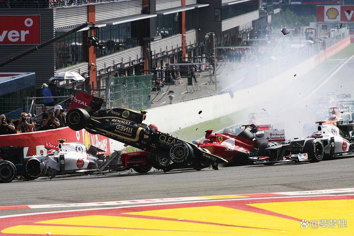 梅赛德斯绝杀红牛车队，勒克莱尔统治全场