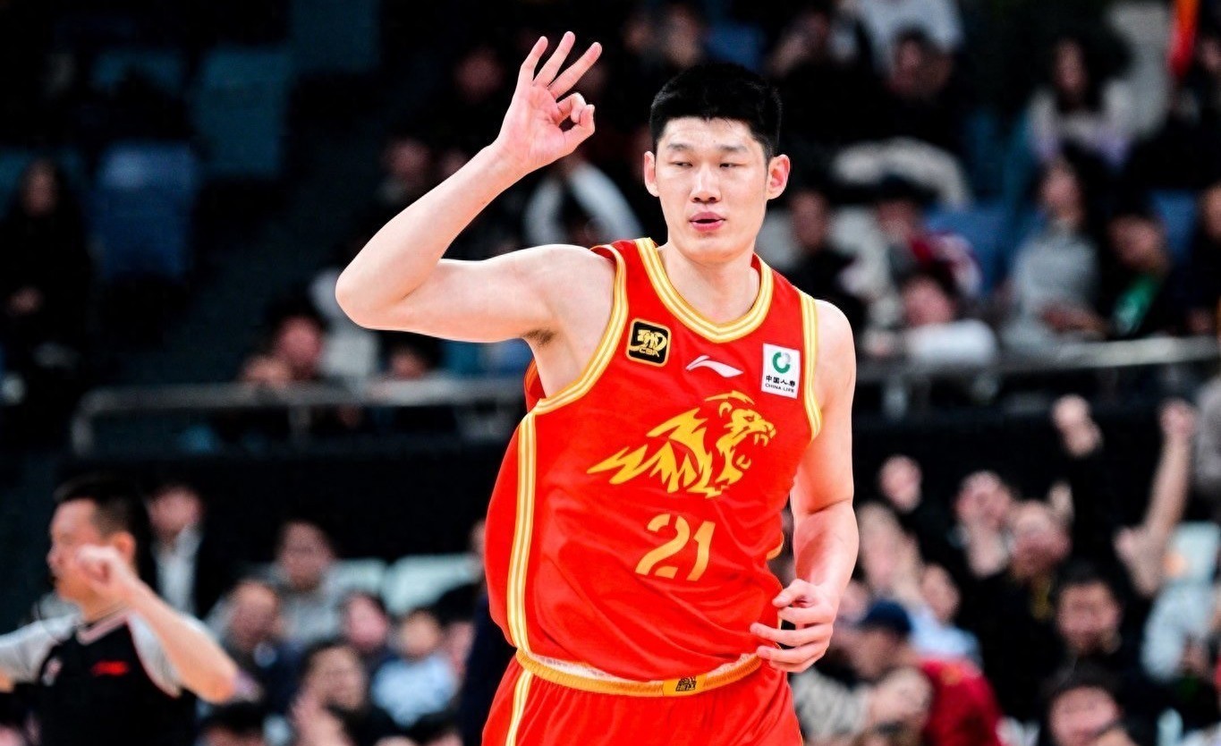 吉林队轻取广州队，胡金秋刷新纪录