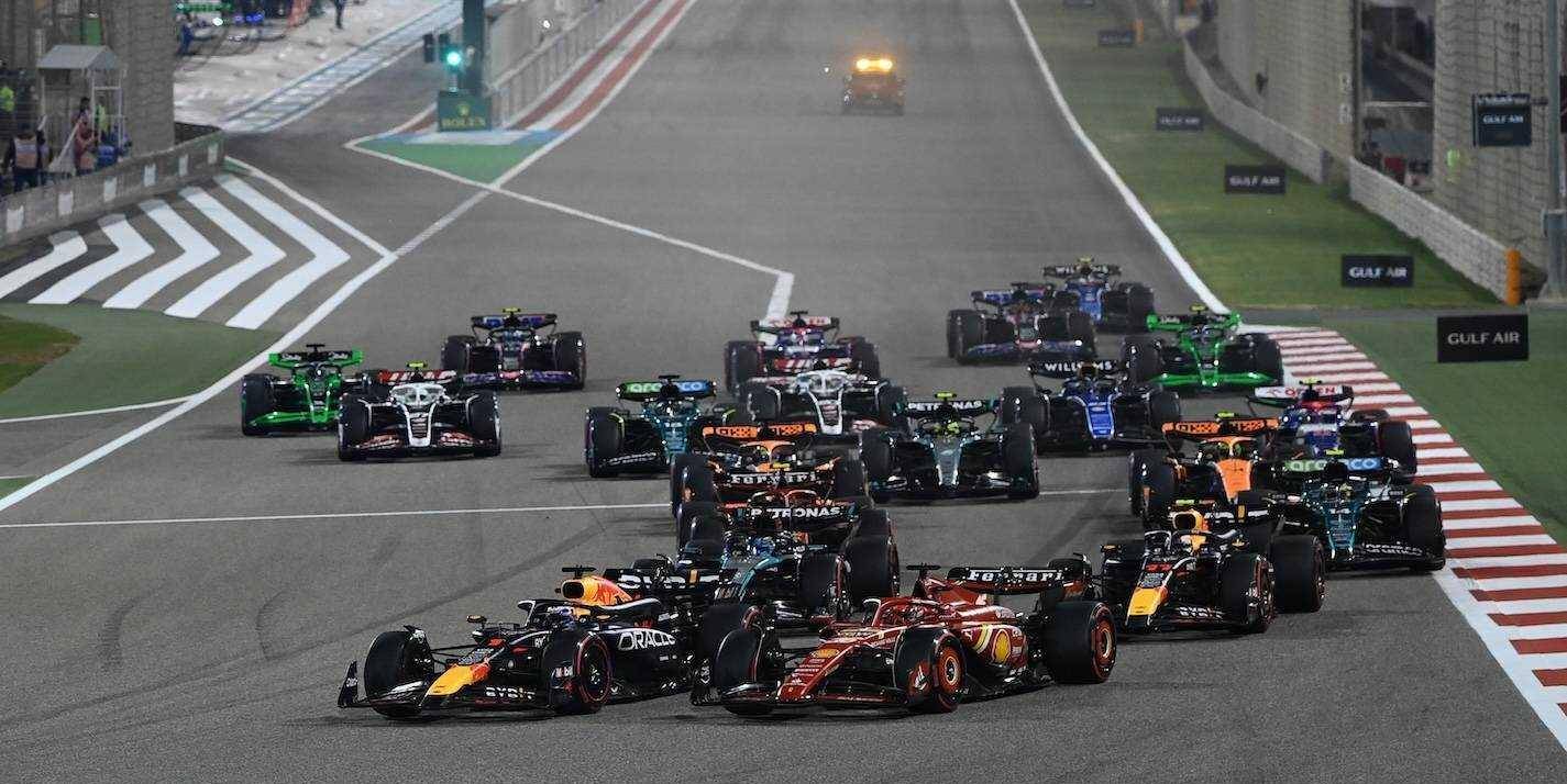 红牛车队碾压索伯车队，佩雷兹关键制胜