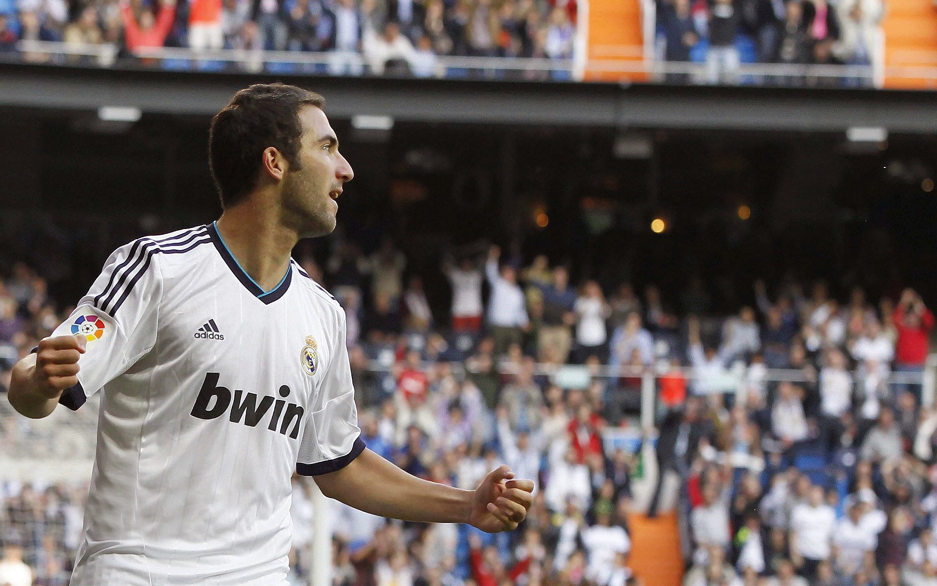 西甲国家德比之夜，库里大场面先生，跨越时空的传奇对决