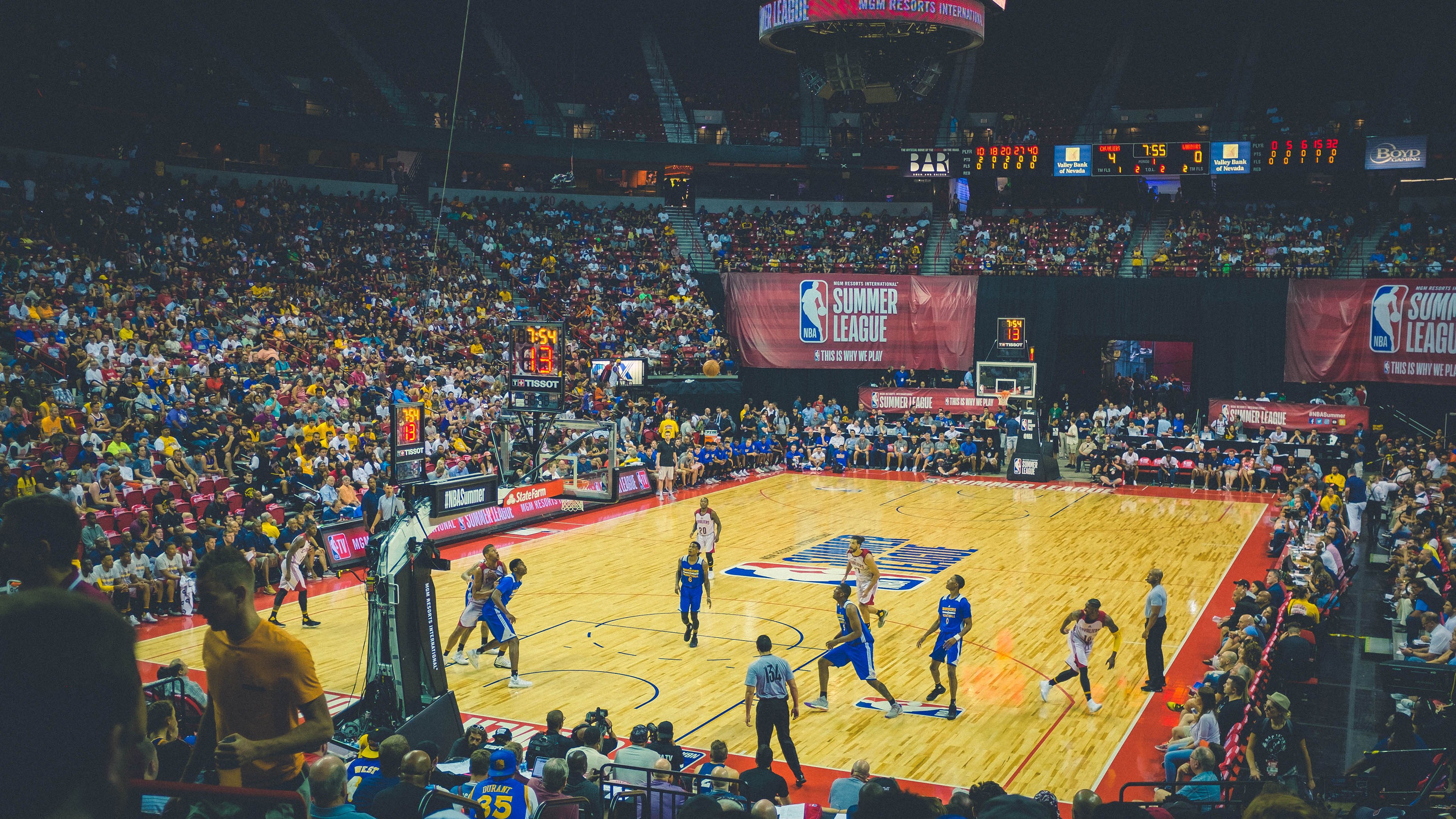 羽翼之下，当老鹰的强势与莫兰特的接管相遇