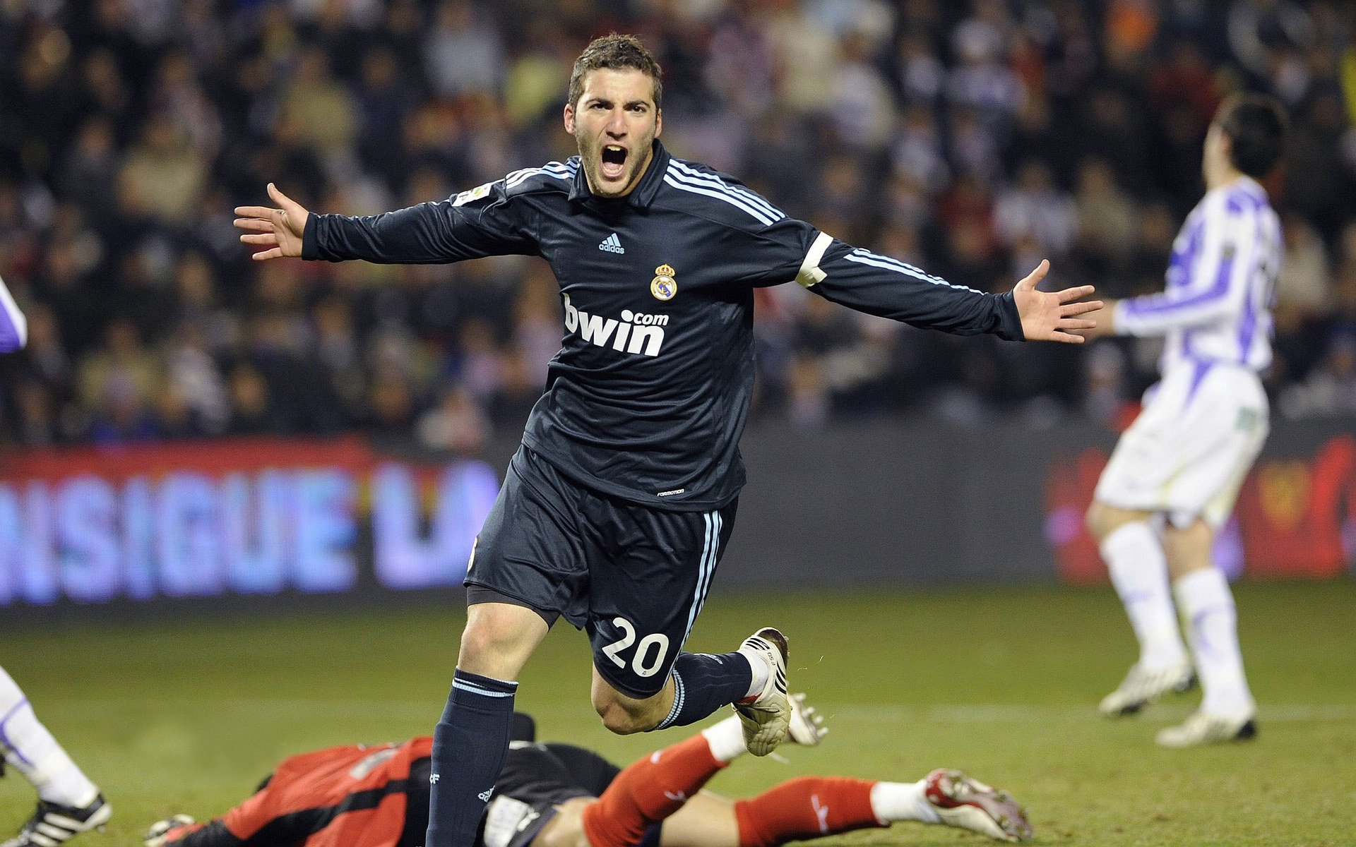 魔术翻盘山东队,乔治统治全场,一场逆转背后的篮球哲学