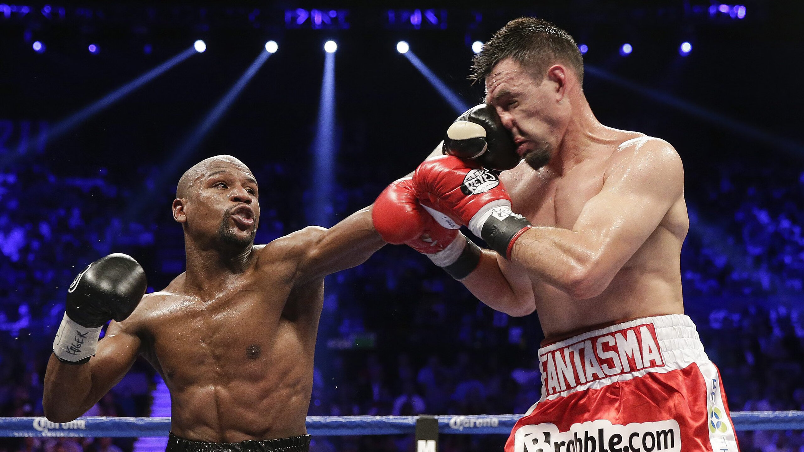 当穆勒的统治力跨越时空—皇家社会对阵里昂的战术镜像与哲学回响